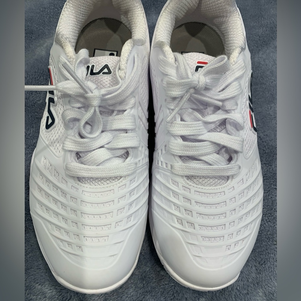Fila , women snickers, white , size 8,5 preowned